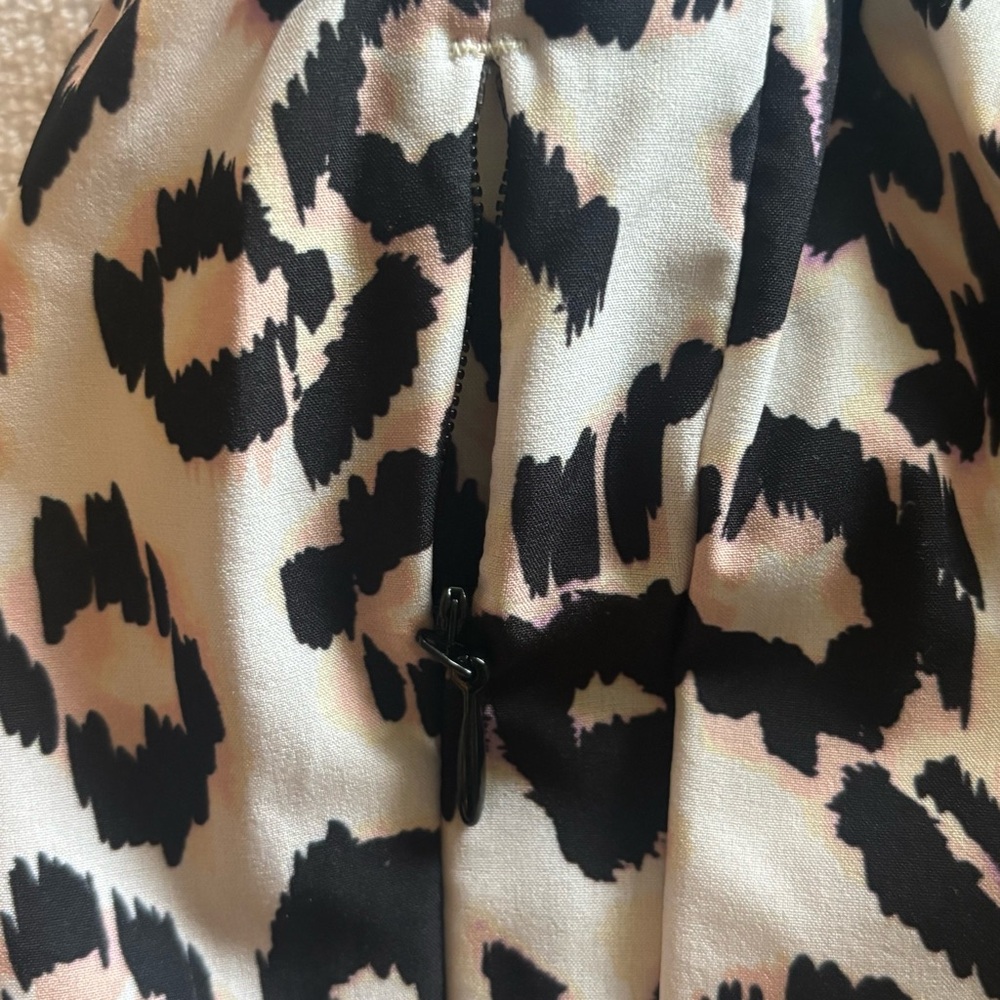 NWT Johnny Was Calme Women’s Elements White Animal Print Hike Short Size XS - Picture 7 of 7